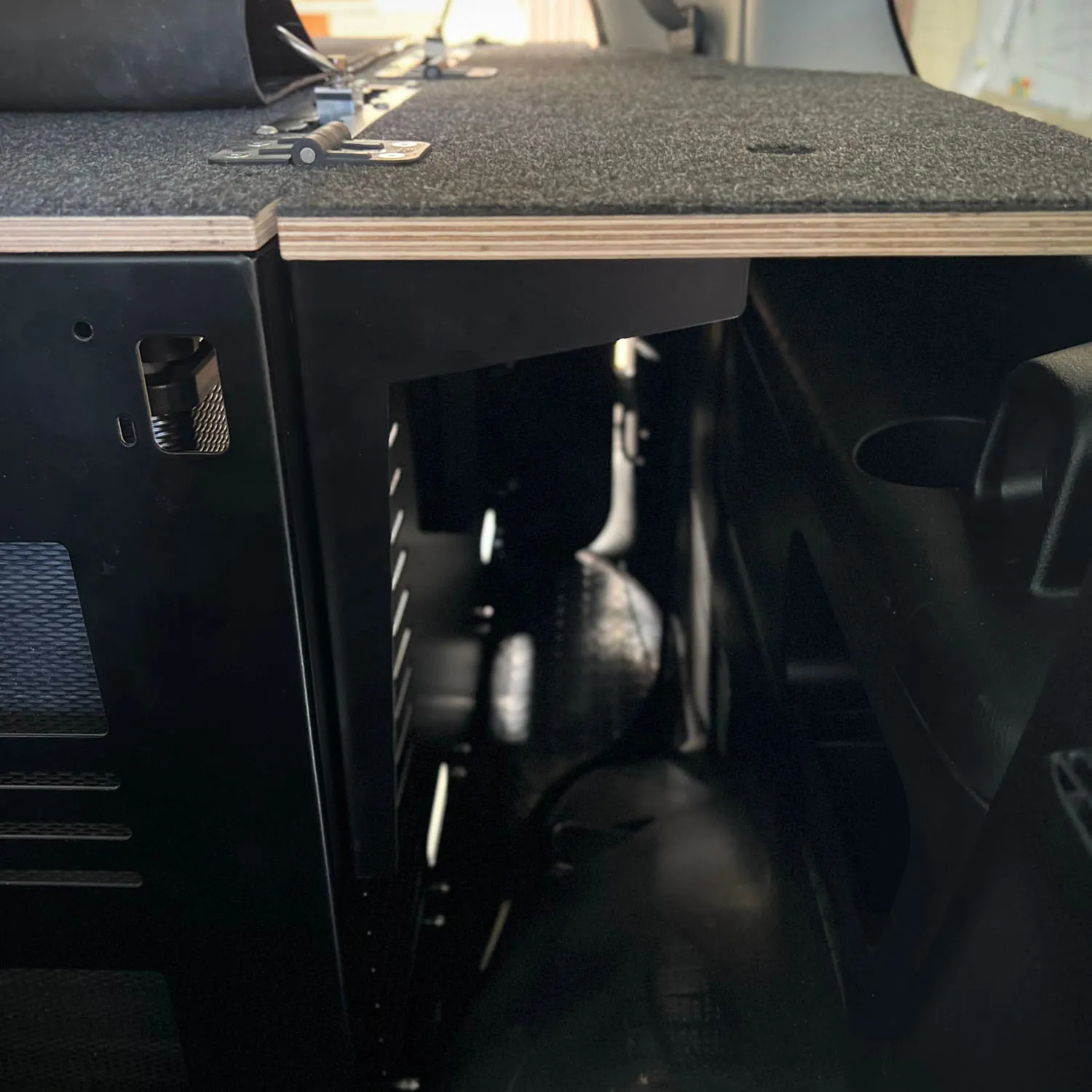 LAND CRUISER 200 - Image 11